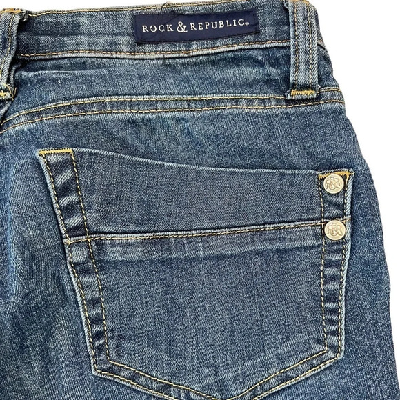 Rock & republic jeans 
Size 8 
Waist 17”
Inseam 29”
Good condition - Picture 3 of 5